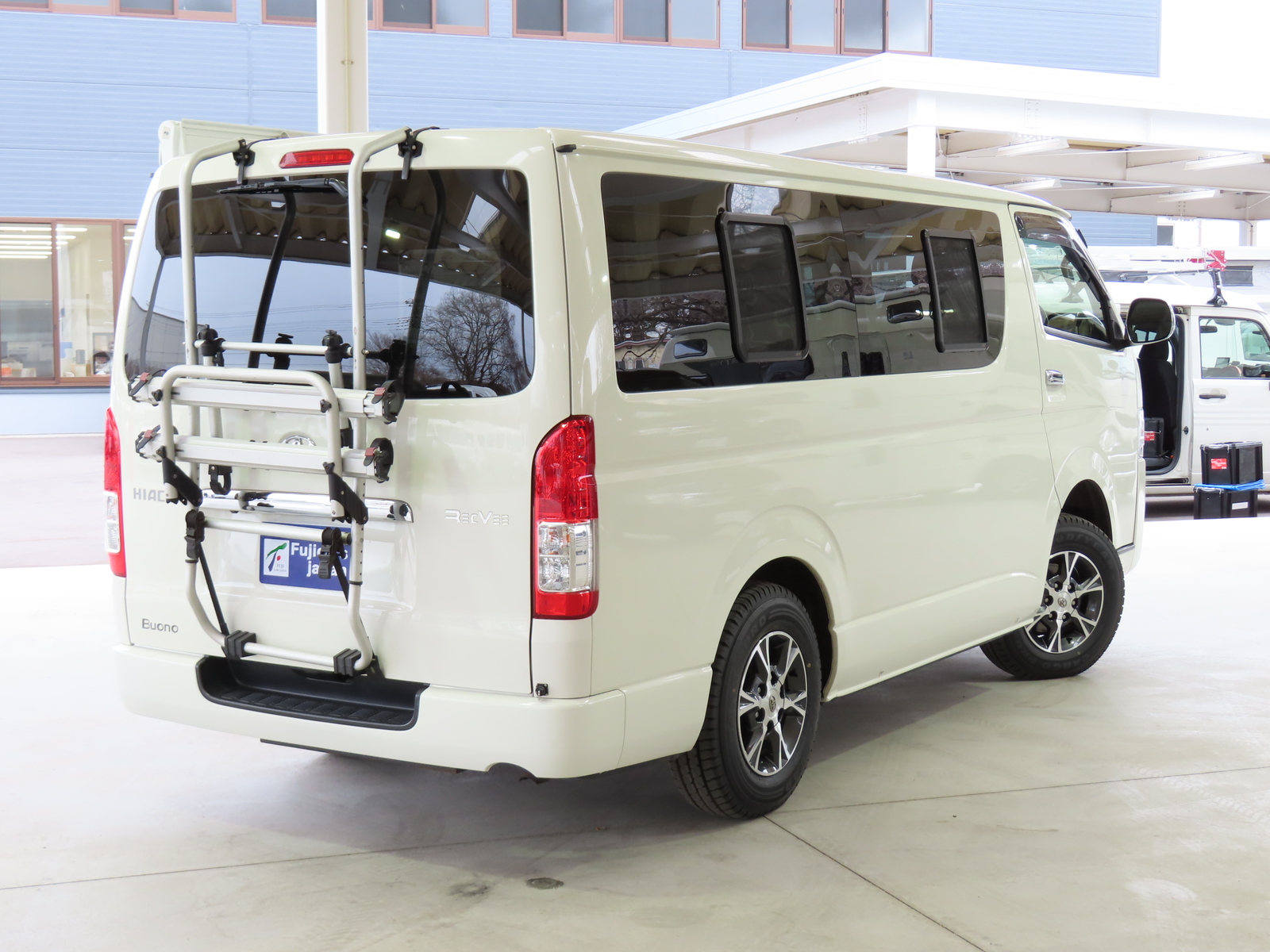 キャンピングカーバンコン