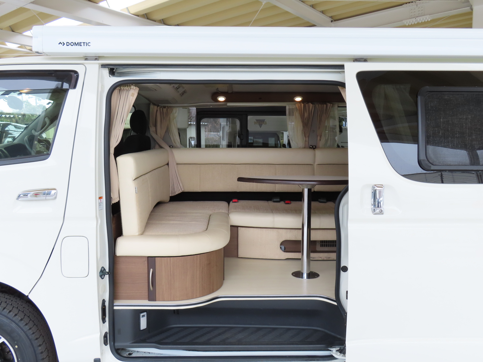 キャンピングカーバンコン