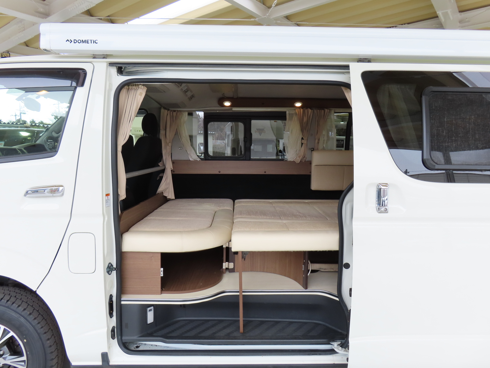 キャンピングカーバンコン