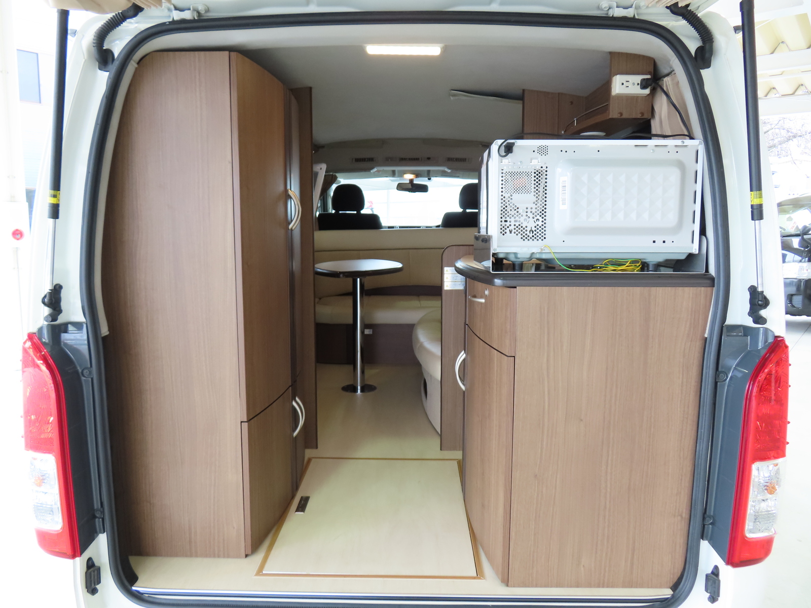 キャンピングカーバンコン