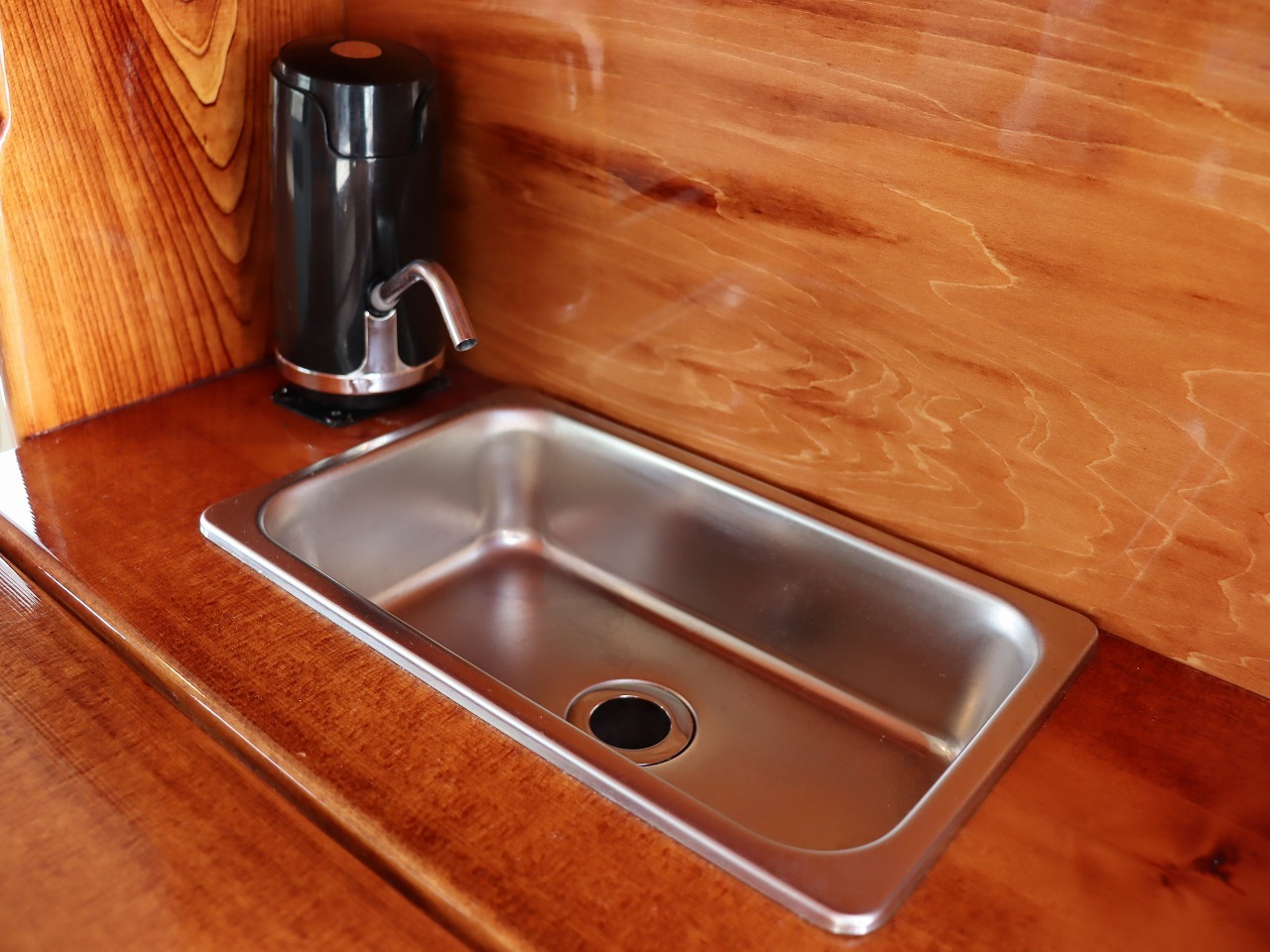 キャンピングカー軽キャンパー