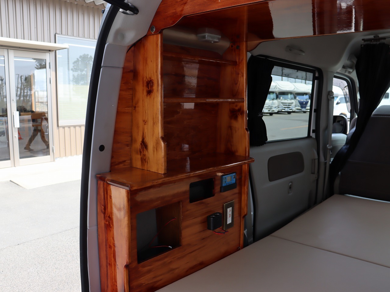 キャンピングカー軽キャンパー