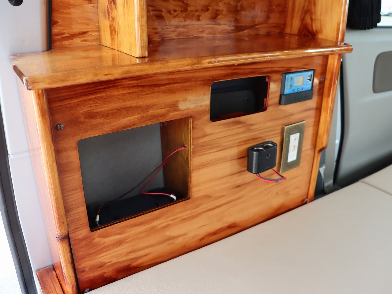 キャンピングカー軽キャンパー