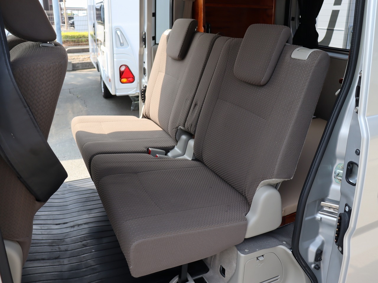 キャンピングカー軽キャンパー