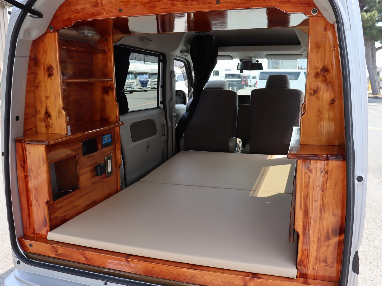 キャンピングカー軽キャンパー