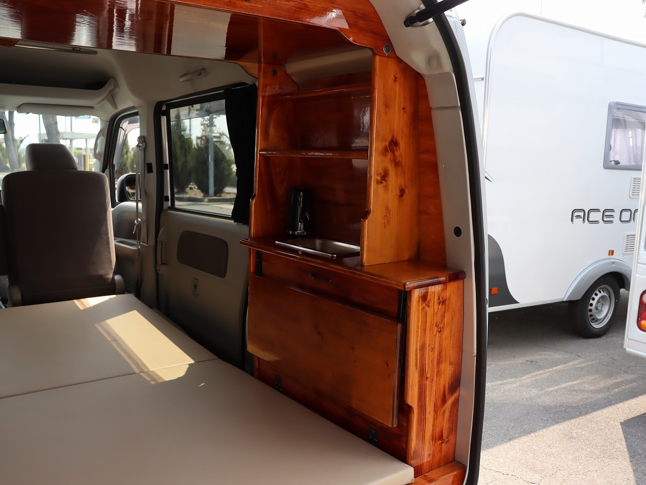 キャンピングカー軽キャンパー