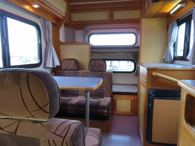 キャンピングカーキャブコン