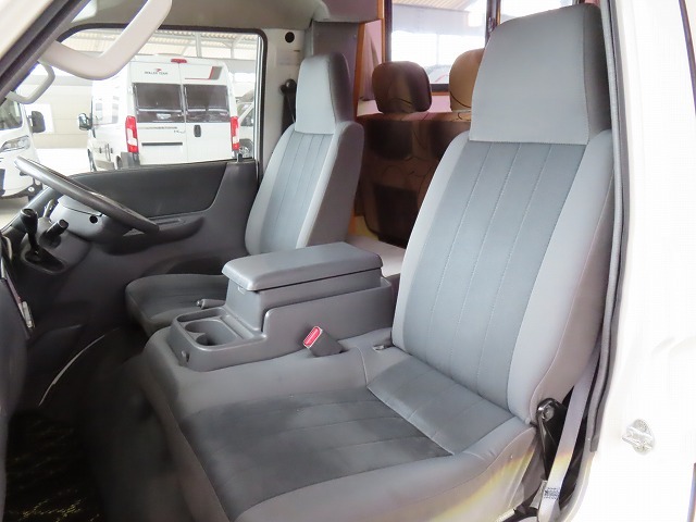 キャンピングカーキャブコン