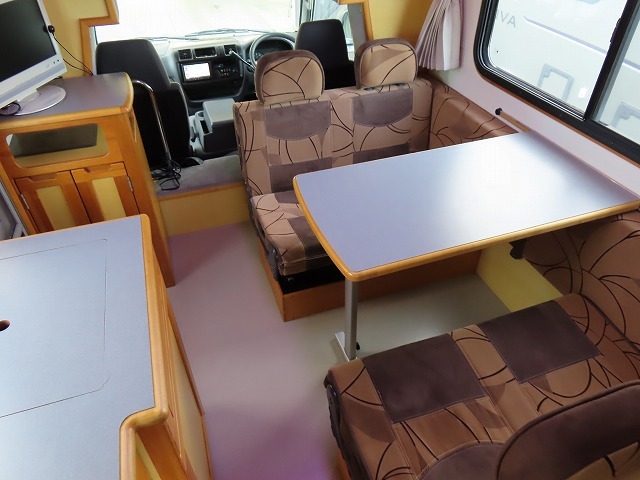 キャンピングカーキャブコン