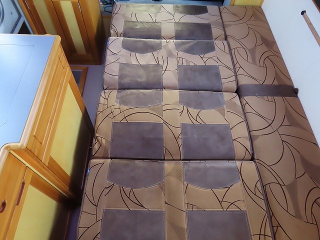 キャンピングカーキャブコン