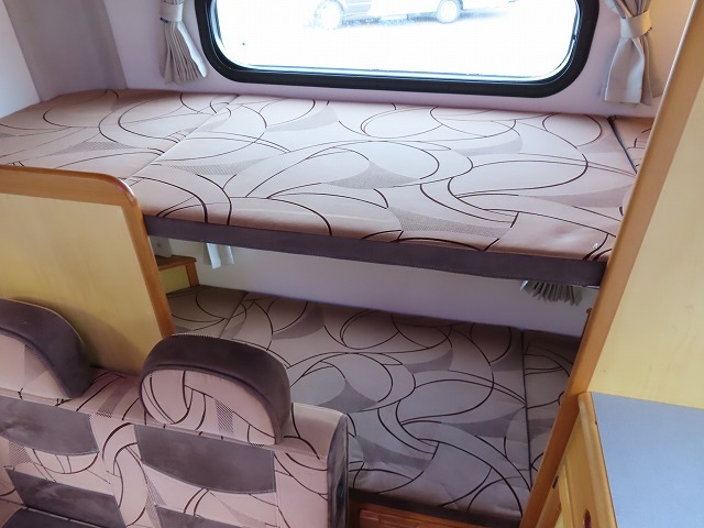 キャンピングカーキャブコン