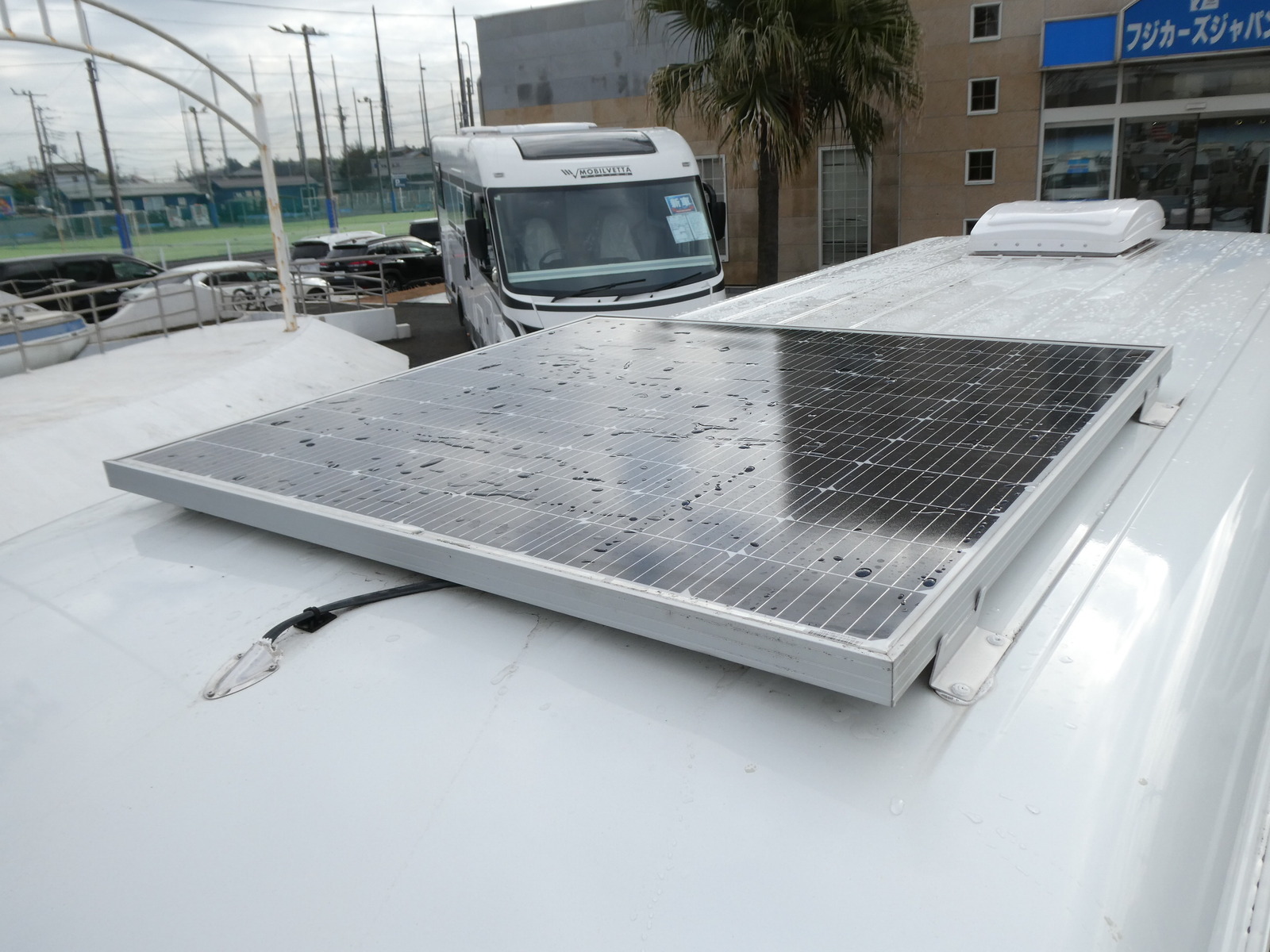 キャンピングカーバンコン