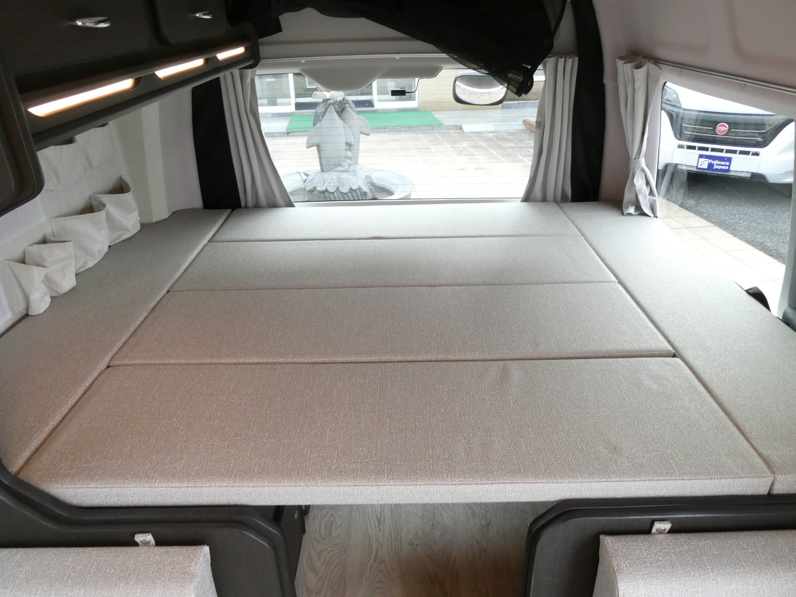 キャンピングカーバンコン