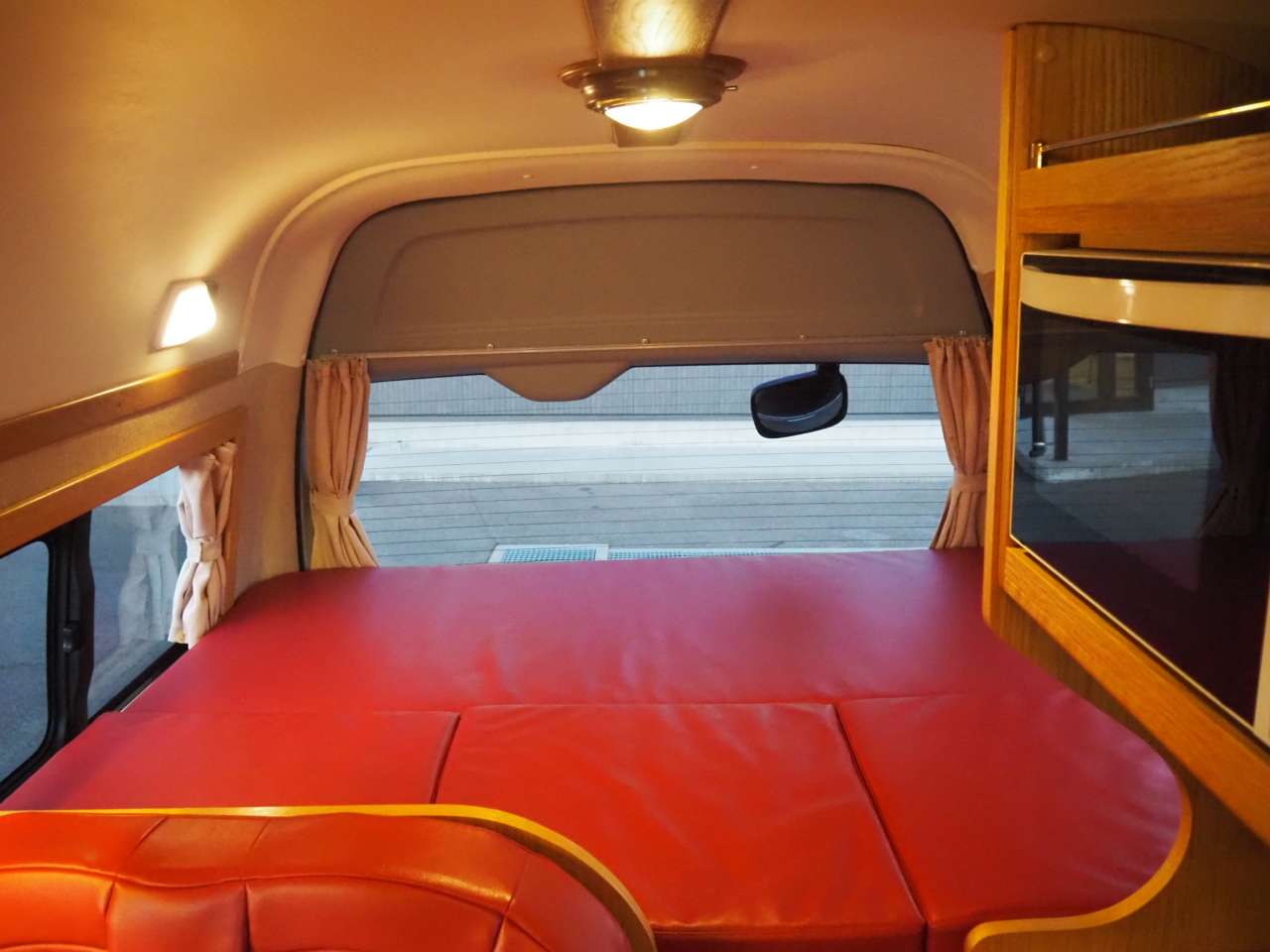 キャンピングカーバンコン