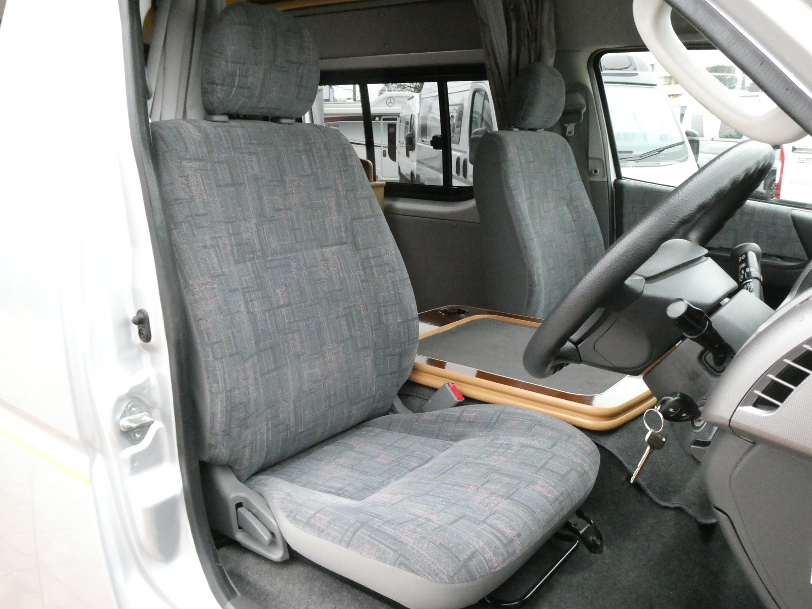 キャンピングカーバンコン