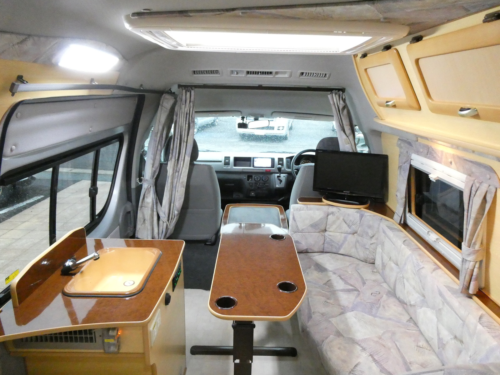 キャンピングカーバンコン