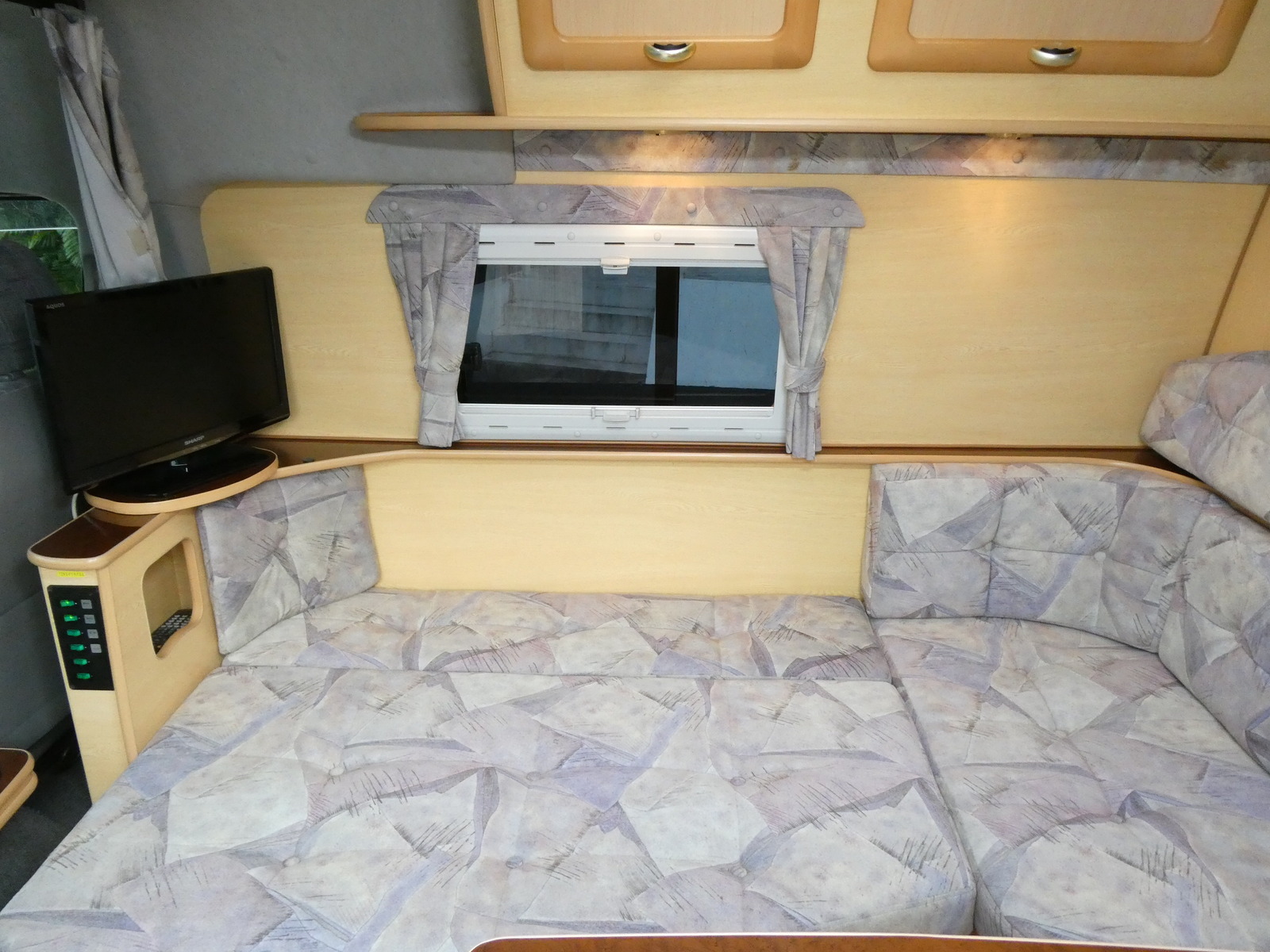 キャンピングカーバンコン