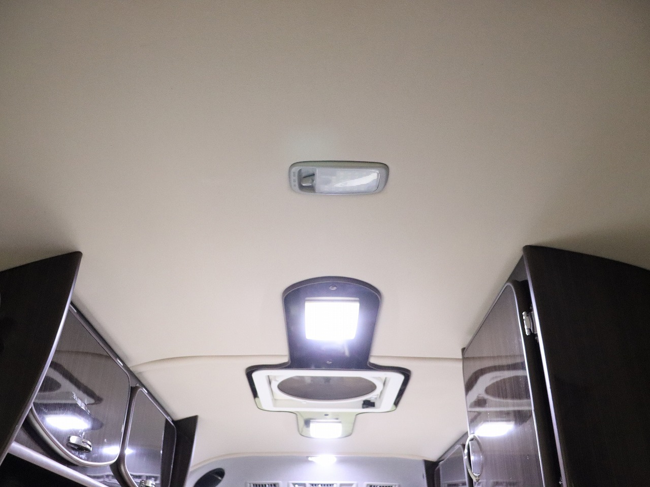 キャンピングカーバンコン