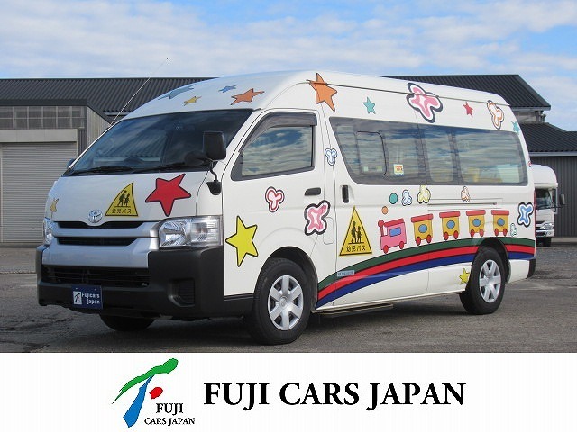 ハイエース 幼児バス　大人4名+幼児18名乗車