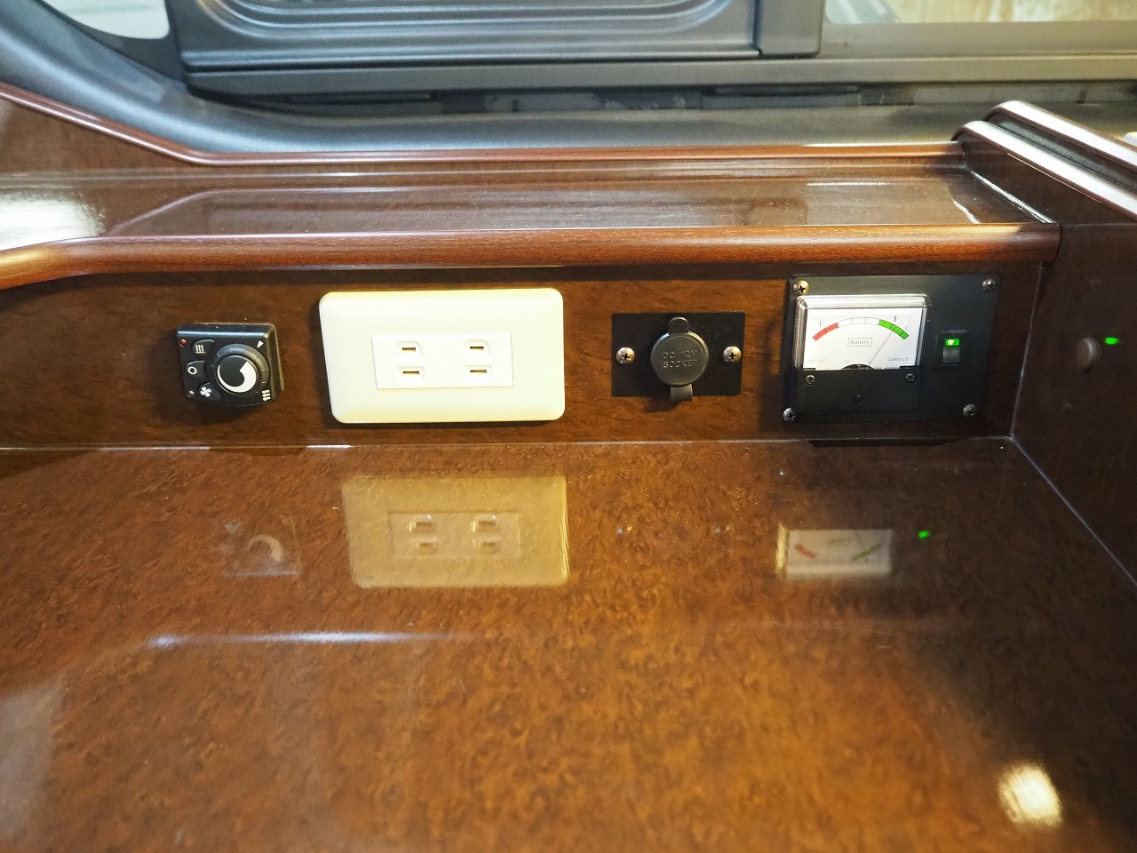 キャンピングカーバンコン