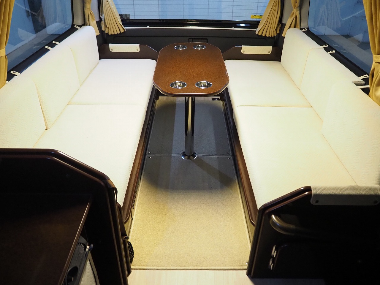 キャンピングカーバンコン