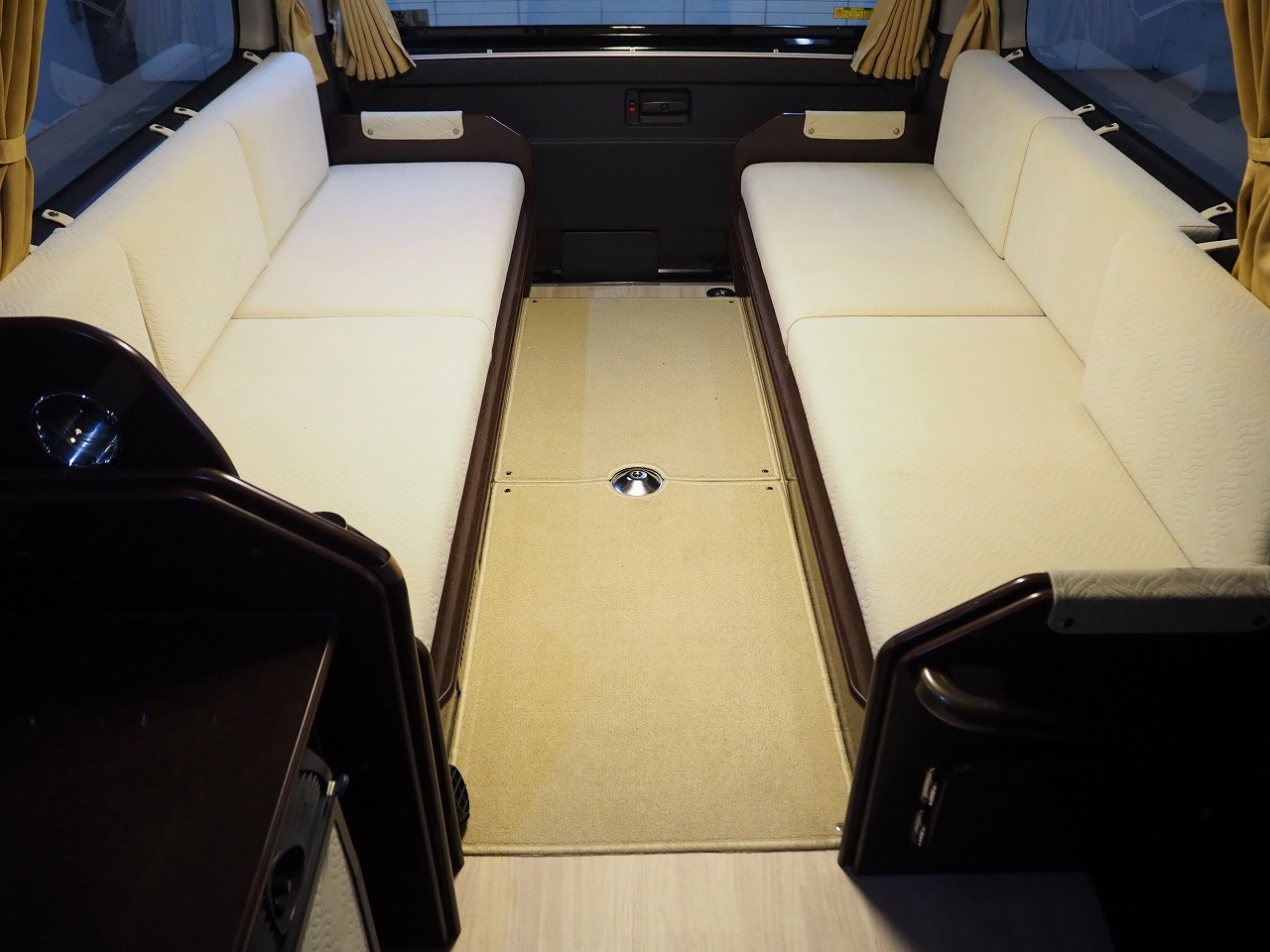 キャンピングカーバンコン