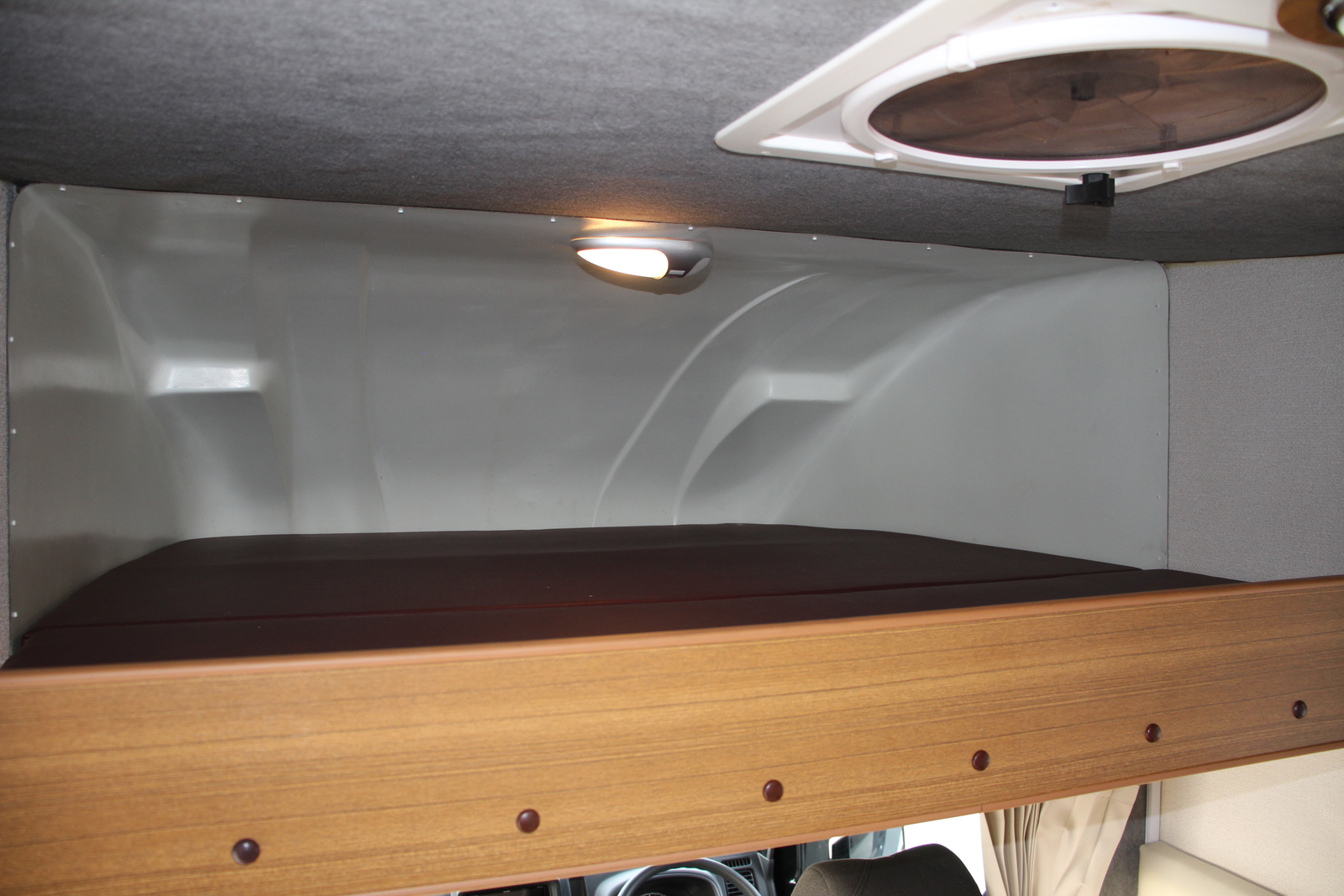 キャンピングカー軽キャンパー