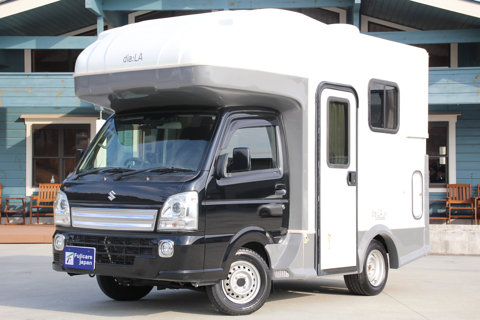 キャンピングカー軽キャンパー