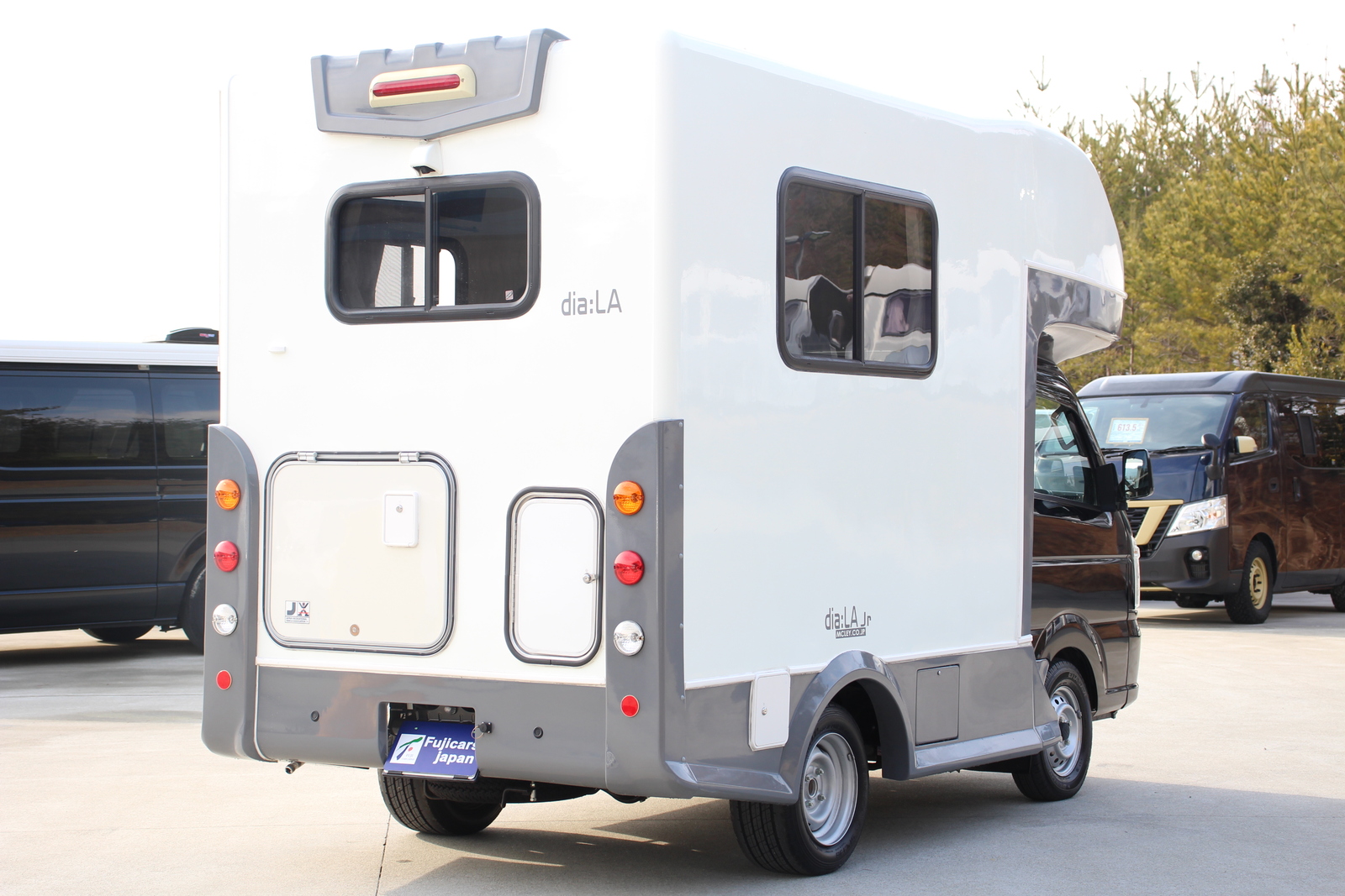 キャンピングカー軽キャンパー