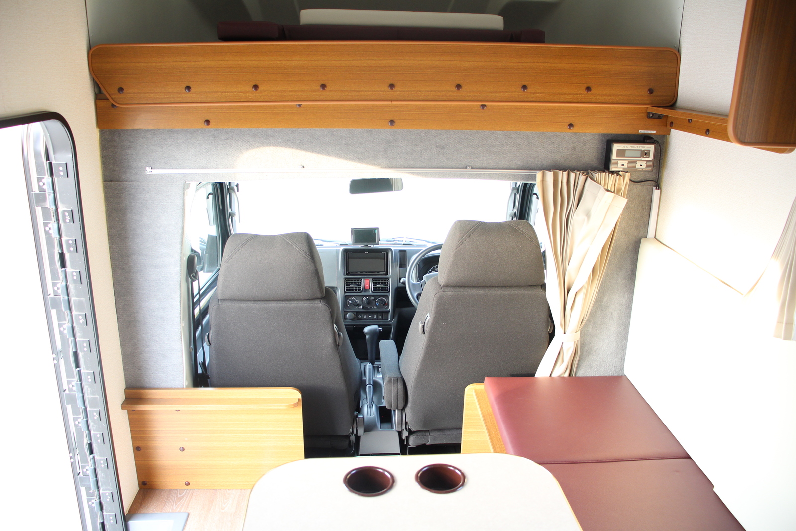 キャンピングカー軽キャンパー