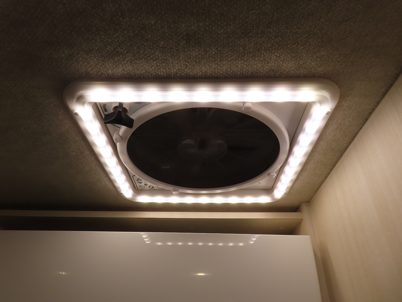 キャンピングカーキャブコン