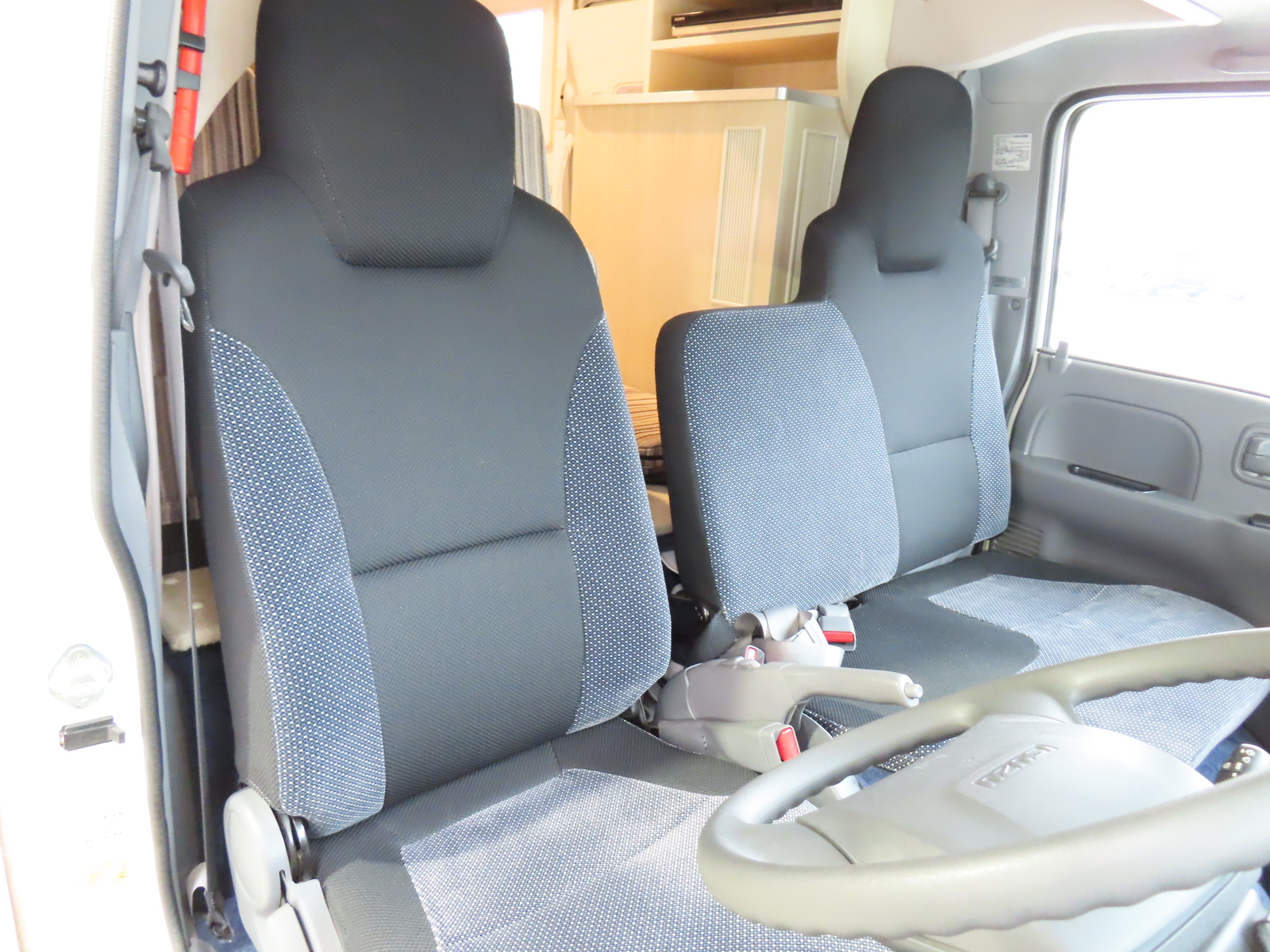 キャンピングカーキャブコン