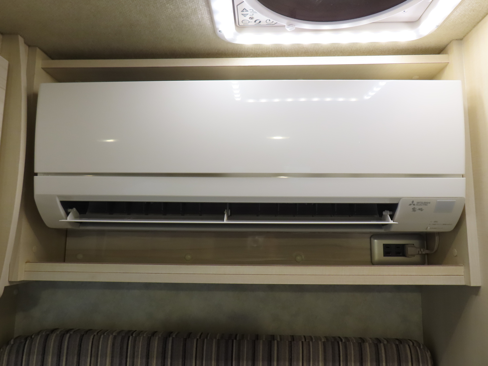 キャンピングカーキャブコン