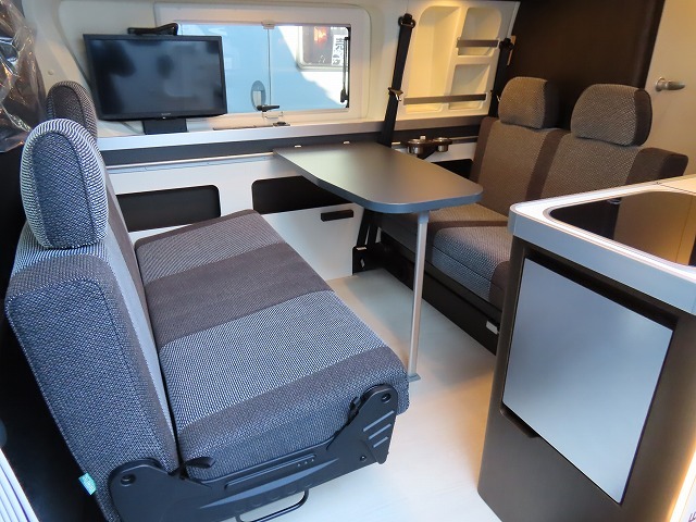 キャンピングカーバンコン