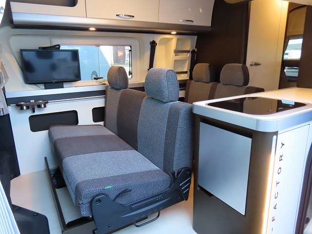 キャンピングカーバンコン