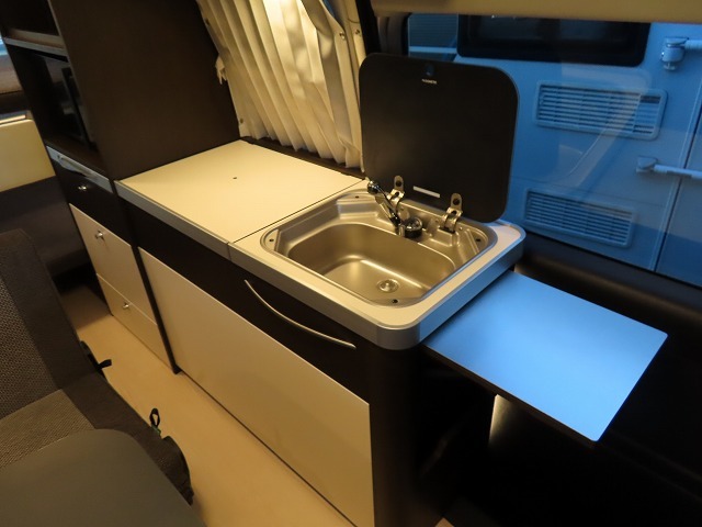 キャンピングカーバンコン