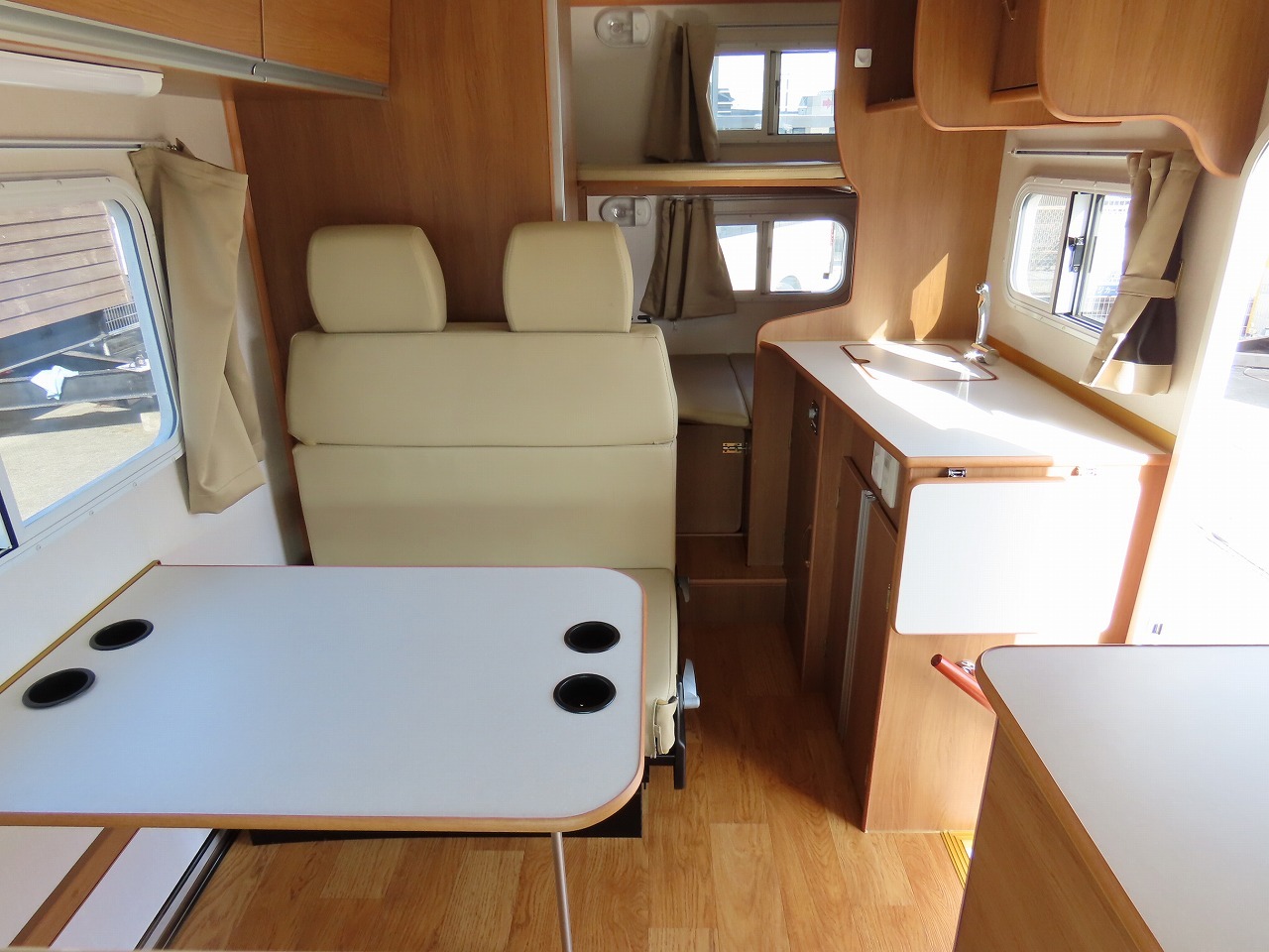 キャンピングカーキャブコン