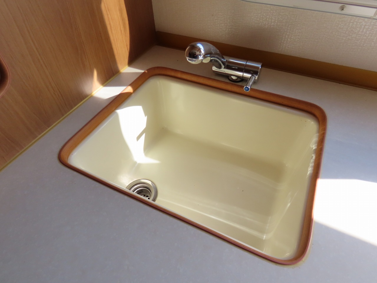 キャンピングカーキャブコン