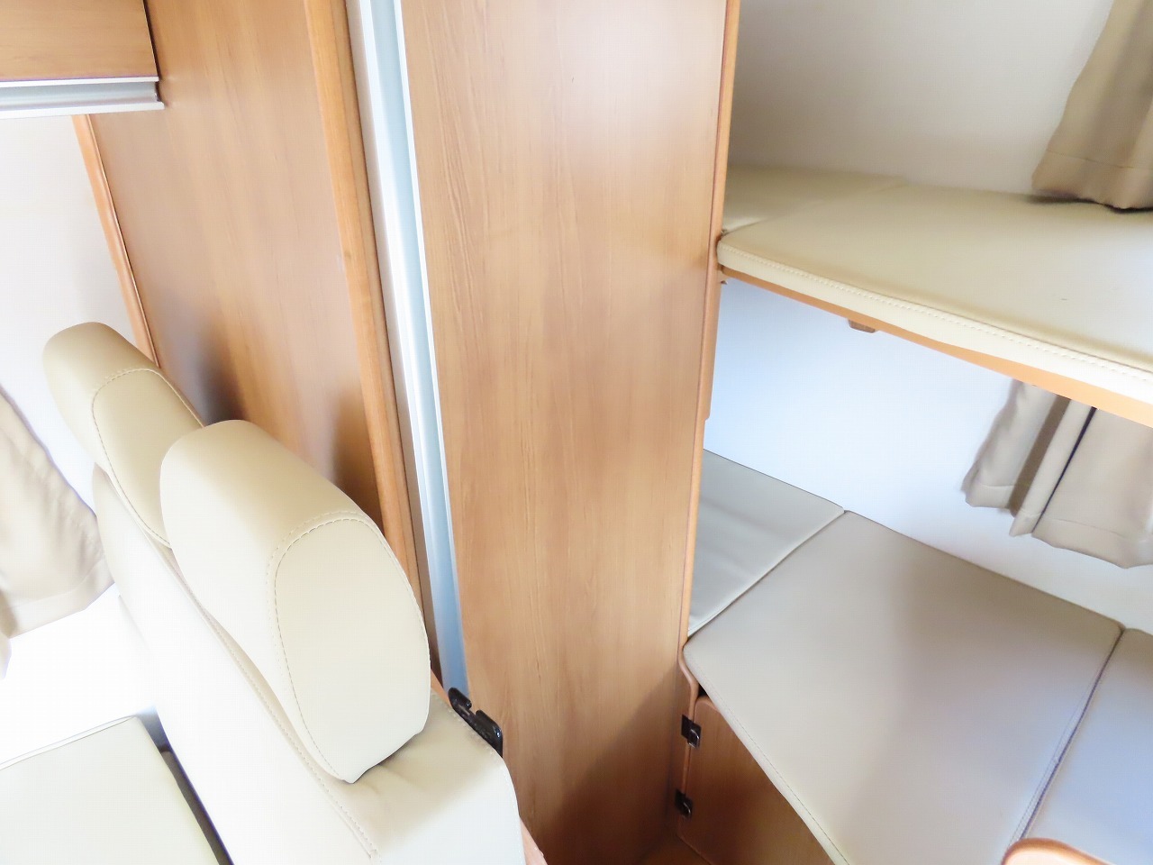 キャンピングカーキャブコン