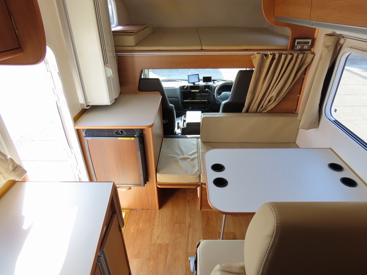 キャンピングカーキャブコン