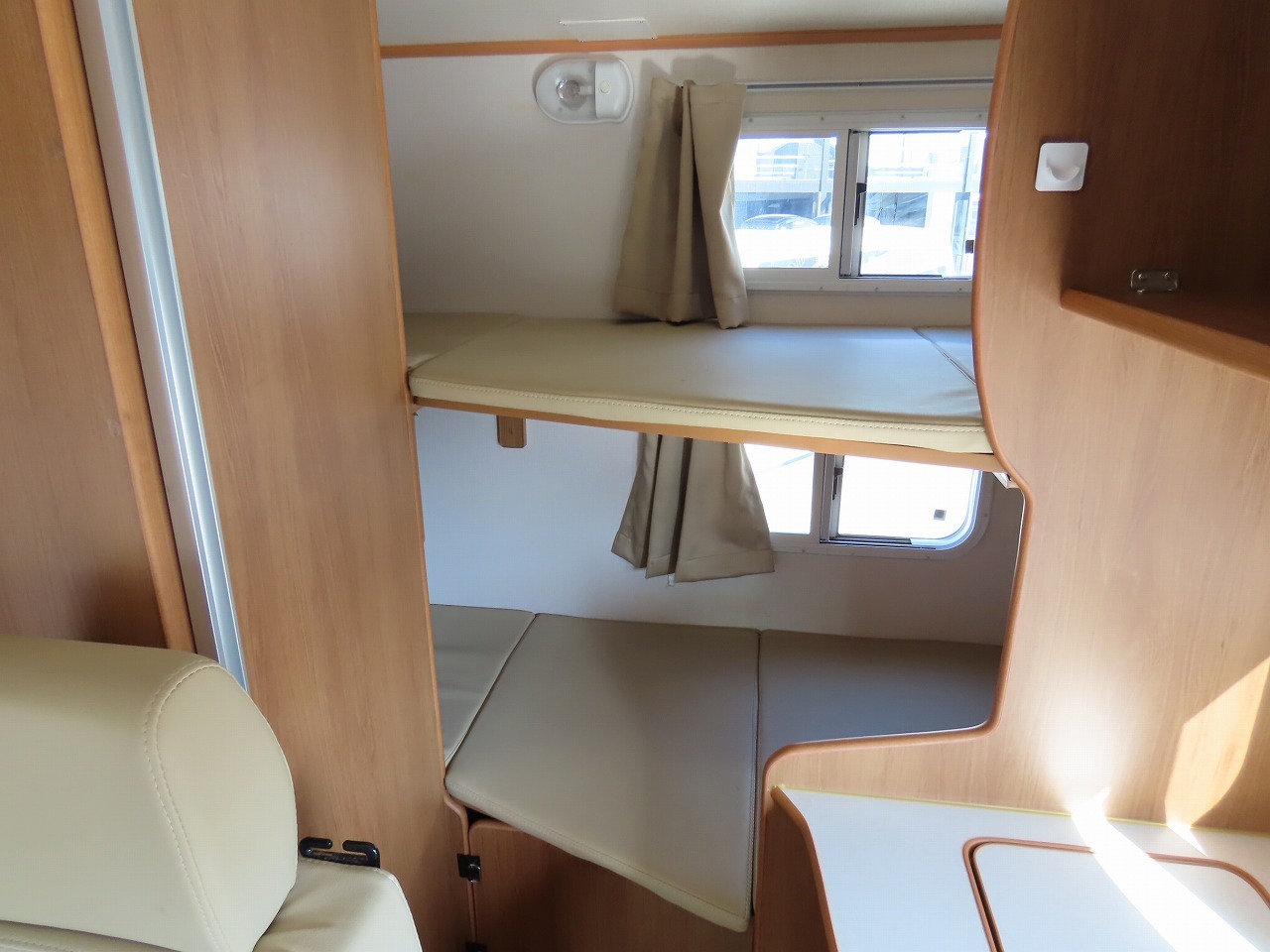 キャンピングカーキャブコン