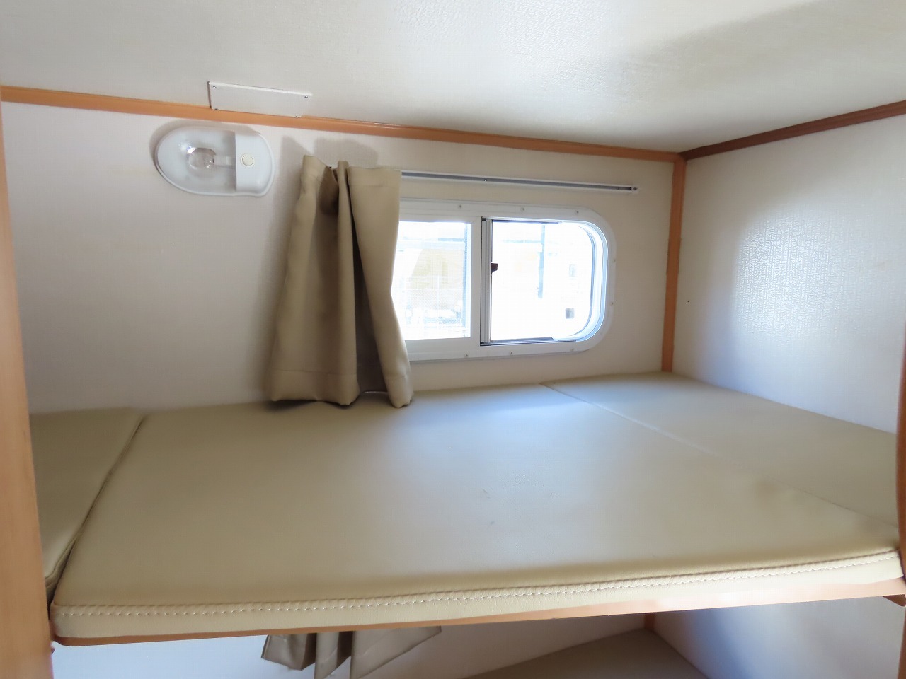 キャンピングカーキャブコン