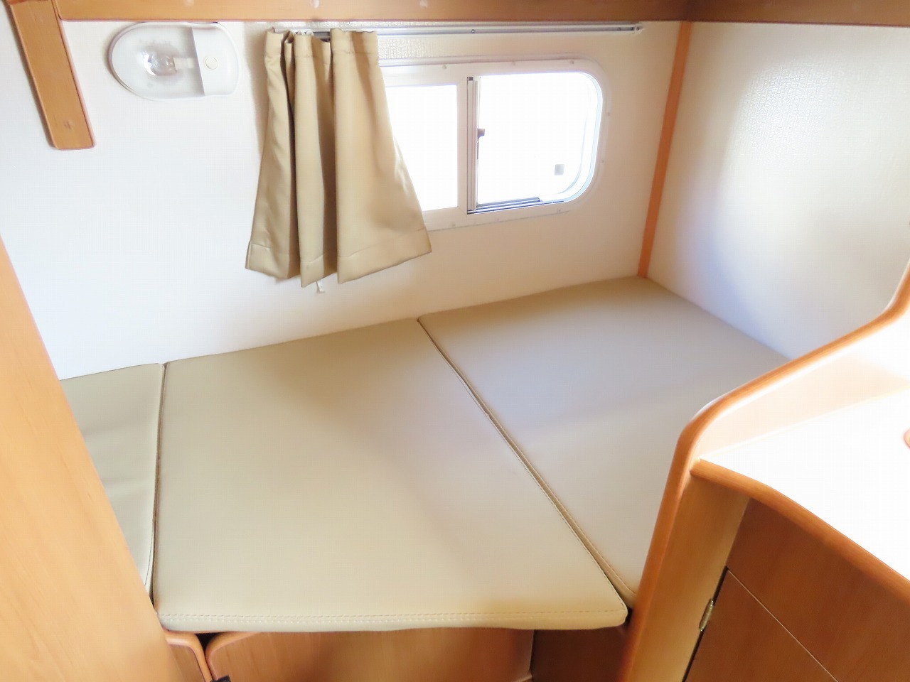 キャンピングカーキャブコン