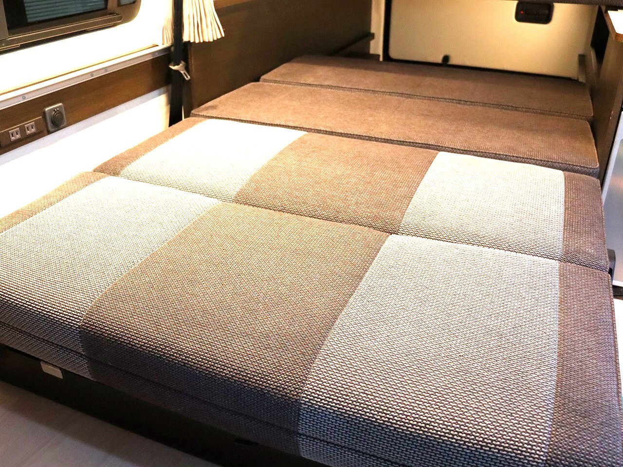 キャンピングカーバンコン