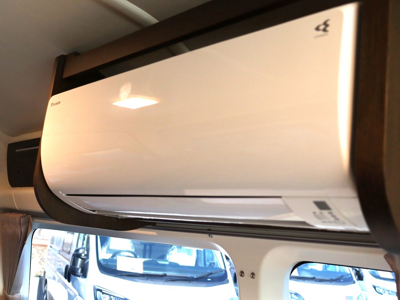 キャンピングカーバンコン