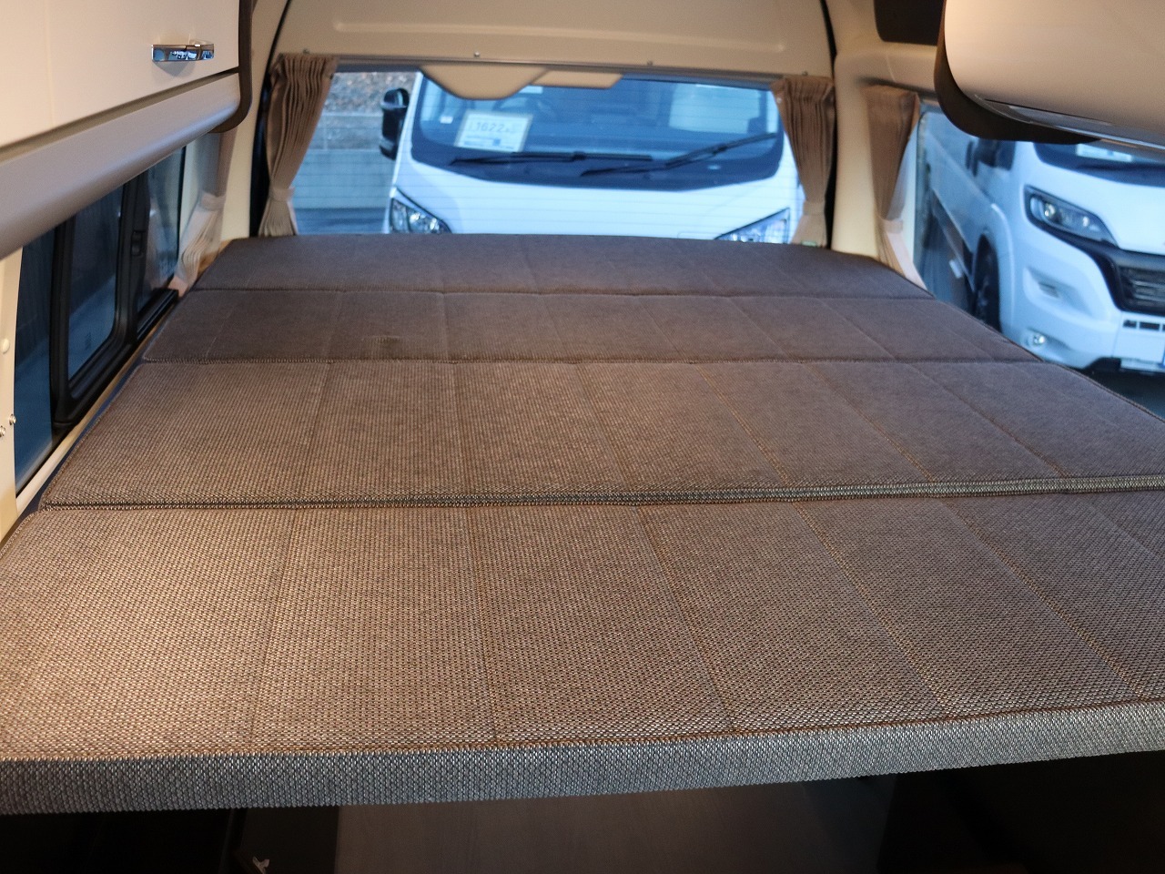 キャンピングカーバンコン