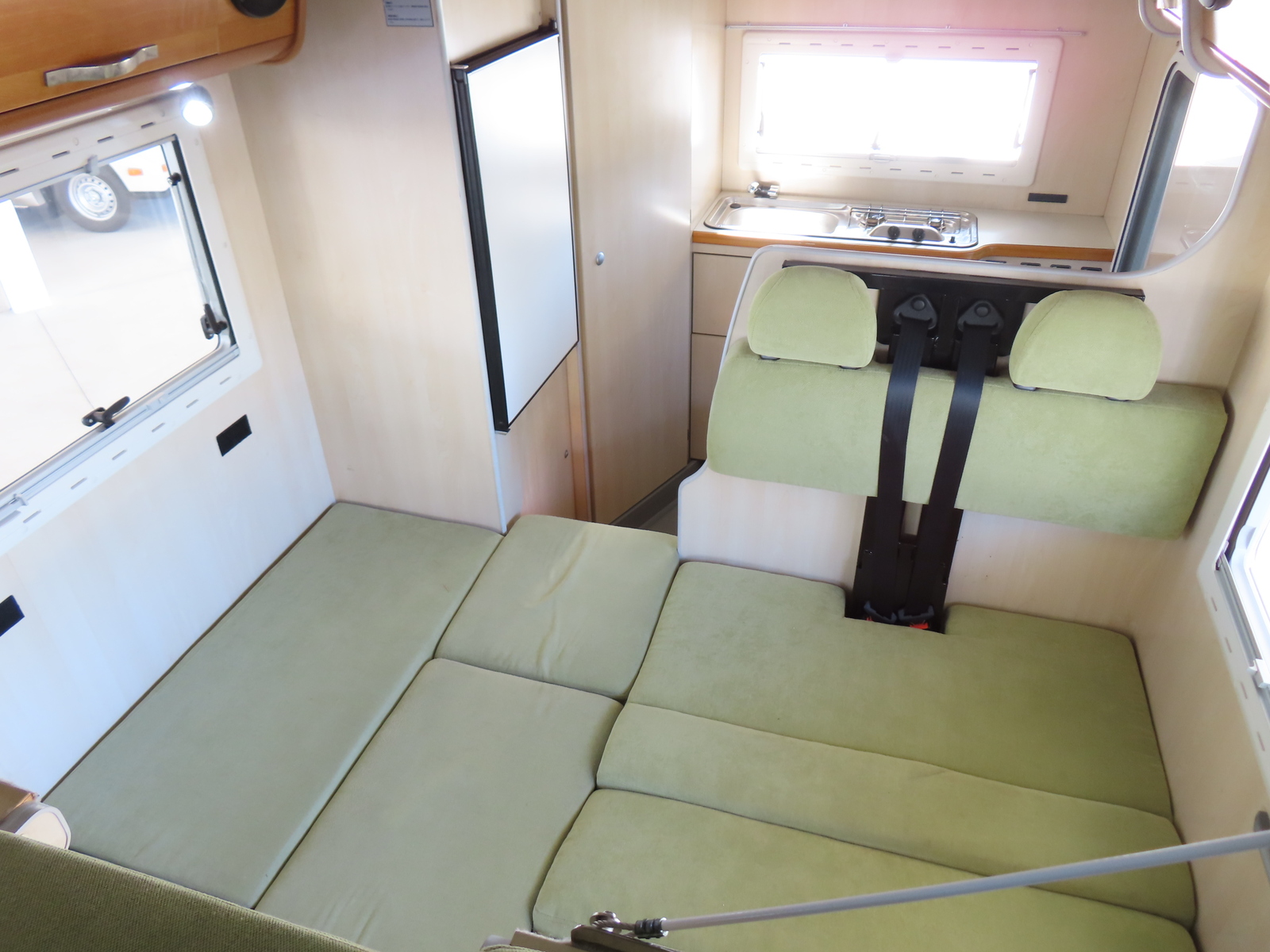 キャンピングカーキャブコン