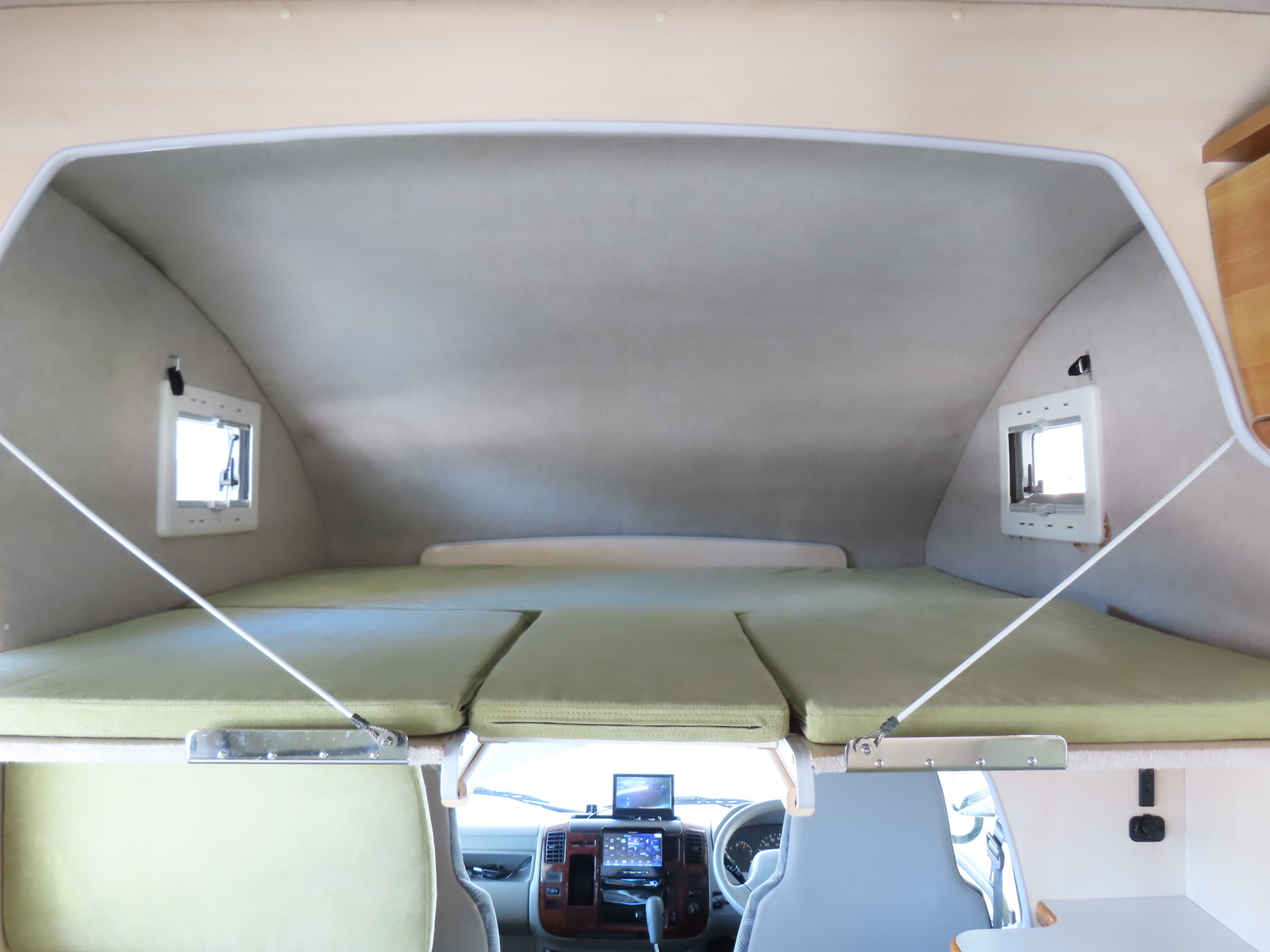 キャンピングカーキャブコン