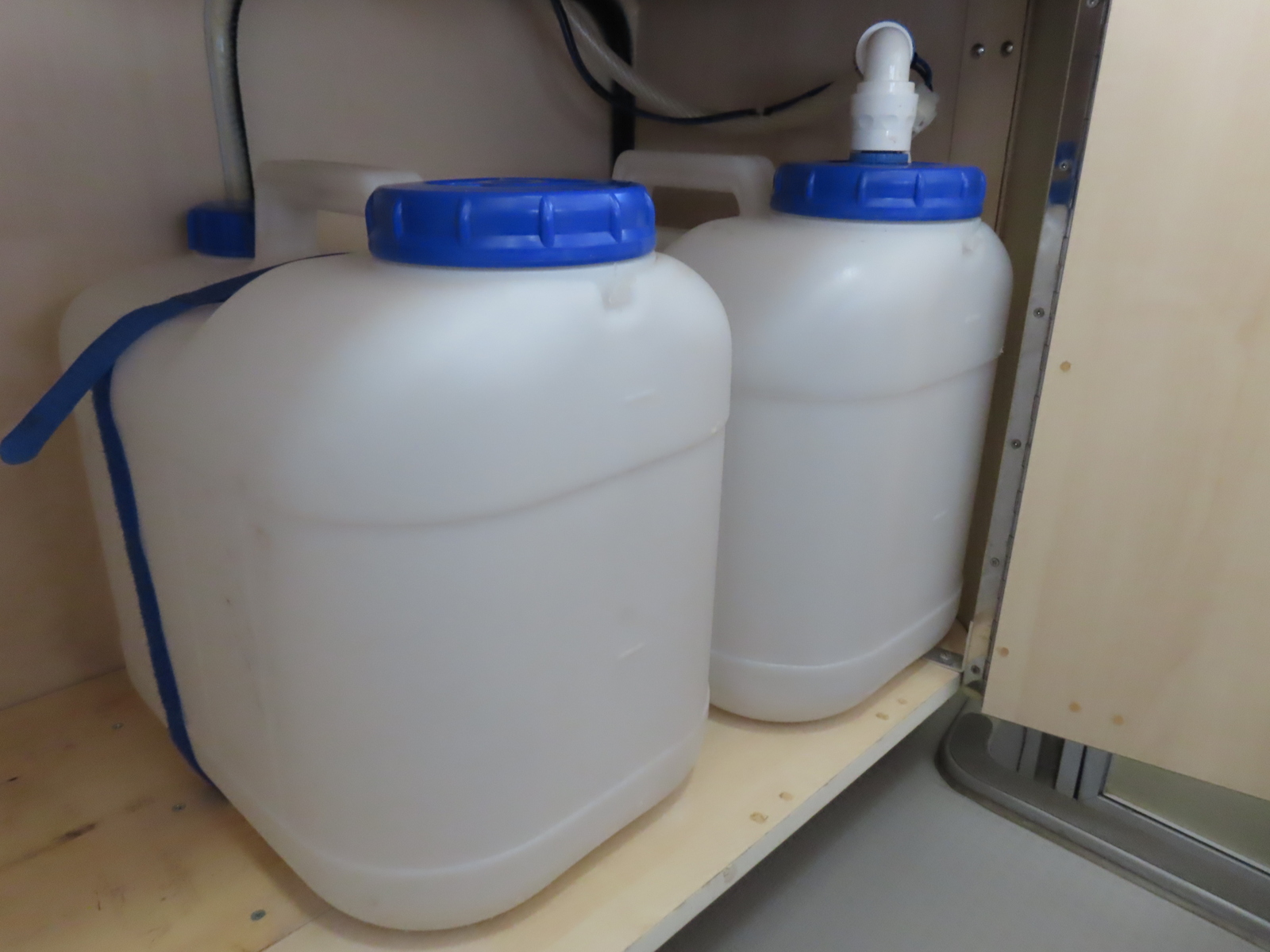 キャンピングカーキャブコン