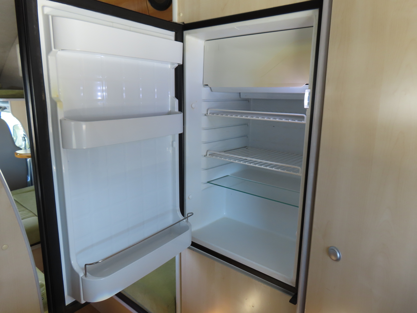 キャンピングカーキャブコン